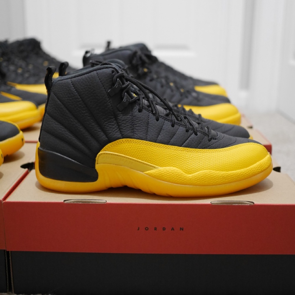 Nike Air Jordan 12 Retro Black University Gold - Picture 2 of 11